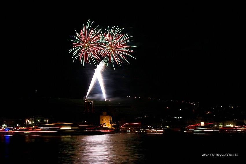 Rhein im Feuerzauber in R�desheim ( 09 )