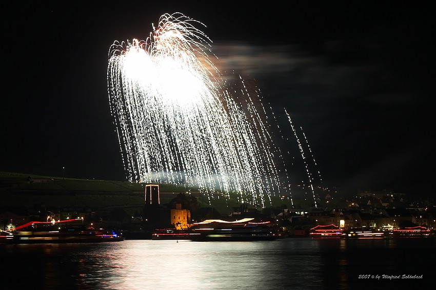 Rhein im Feuerzauber in R�desheim ( 26 )