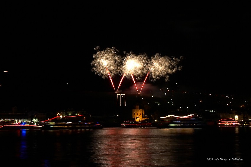 Rhein im Feuerzauber in R�desheim ( 27 )