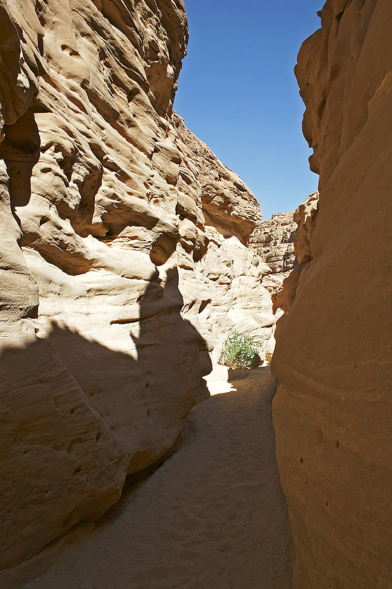 (011) Steile W�nde rechts und links...